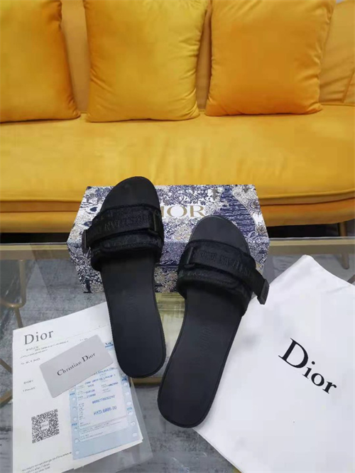 Dio Slipper detail 3