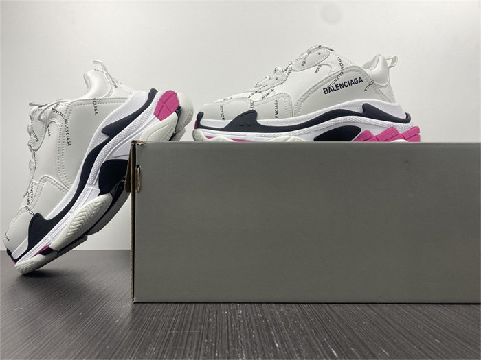 BLCG TRIPLE SNEAKER 524039 W2FA4 9155 detail 2