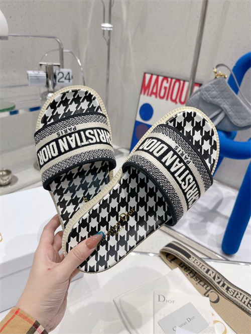 Dio Slipper detail 2
