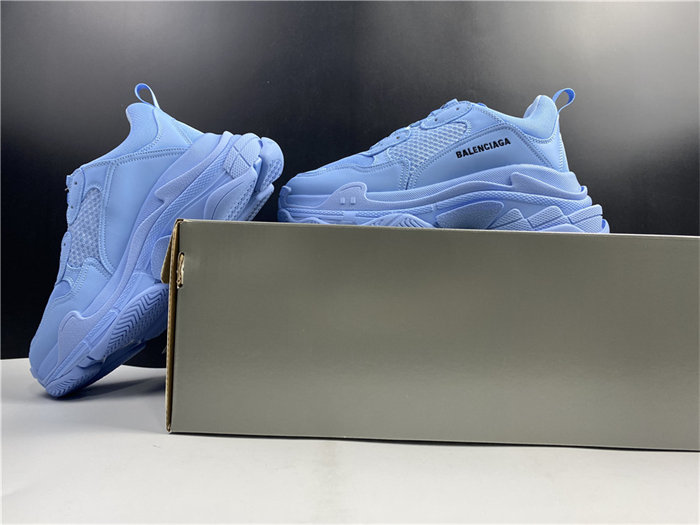 BLCG Triple S Light Blue 524039 W2FW1 4800 detail 2