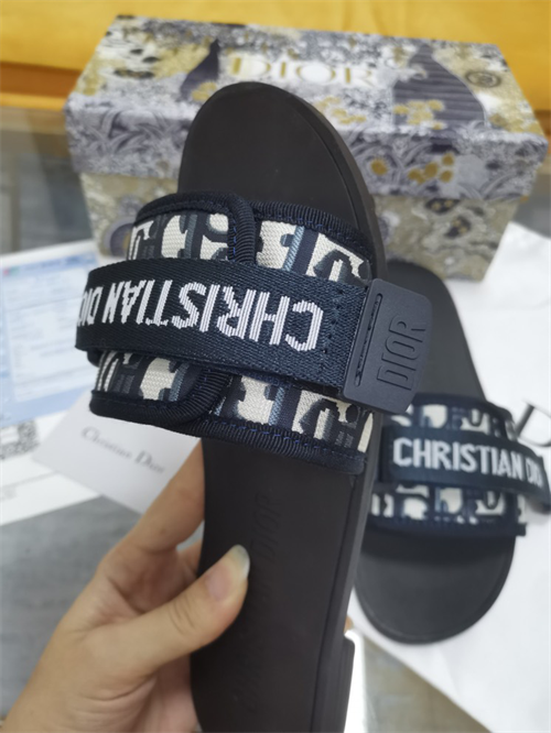 Dio Slipper detail 3