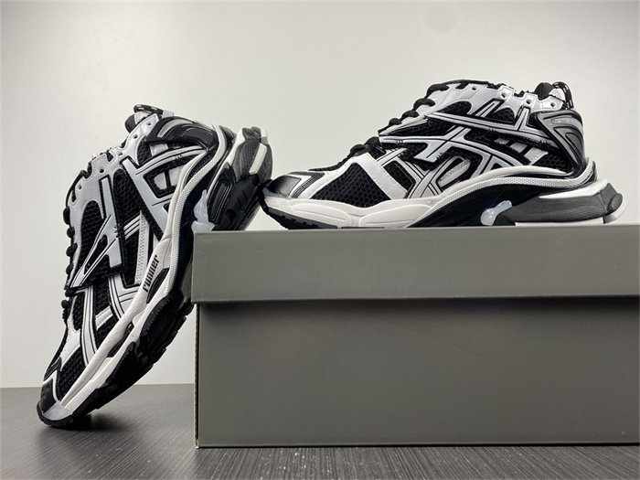 BLCG Runner White Black White 677403 W3RB2 9010 detail 2