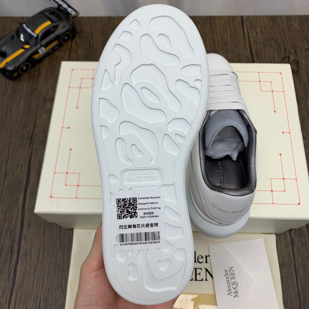 McQuen 561123WHTQK9071 detail 7