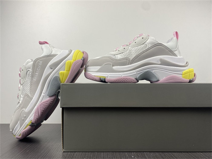 BLCG Triple S White Yellow 524039 W2FW4 7541 detail 2