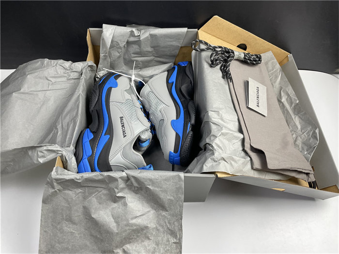 BLCG TRIPLE SNEAKER 536737 W06N1 9018 detail 7
