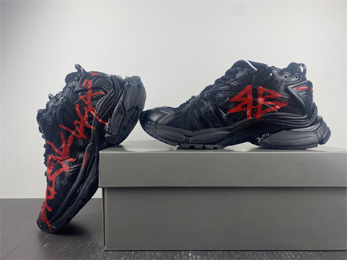 BLCG Runner Black Red detail 2