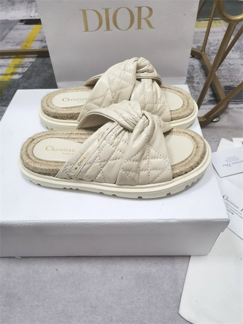 Dio Slipper detail 4