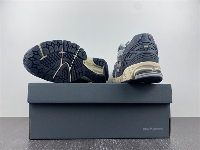 NB 1906D Protection Pack Harbor Grey M1906DA detail 3