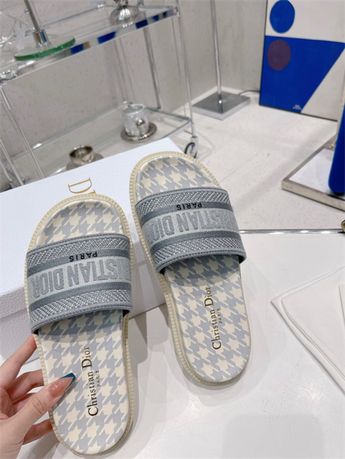 Dio Slipper detail 5