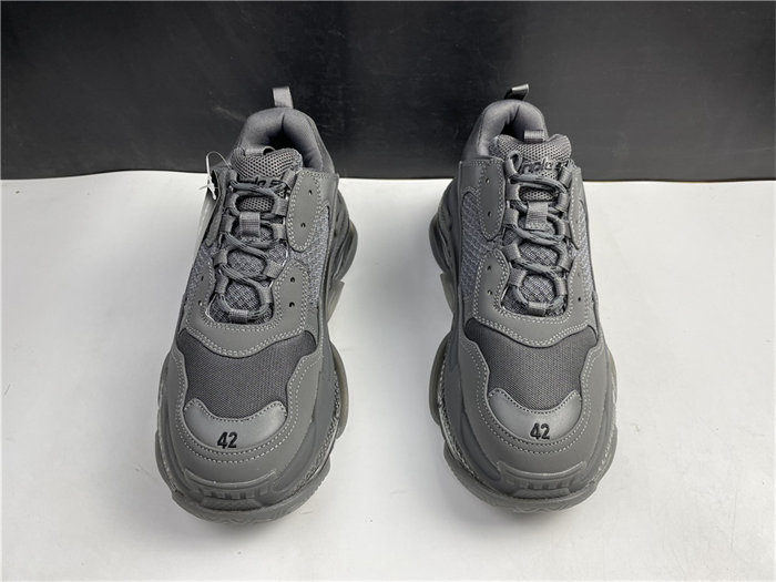 BLCG Triple S Clear Sole Dark Grey 541624 W2GA1 1801 detail 4