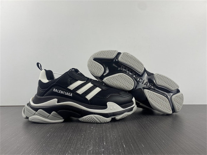 BLCG TRIPLE S SNEAKER 710021 W3RN3 1001 detail 3