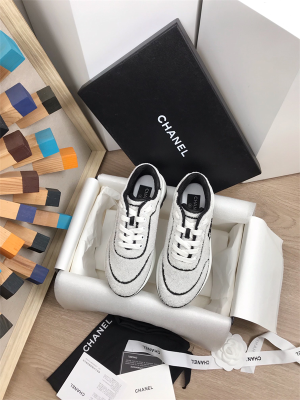 Chanel Sneakers detail 2