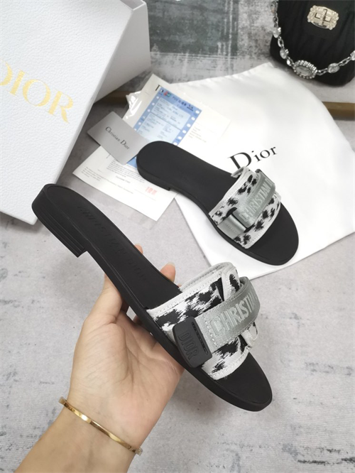 Dio Slipper detail 4