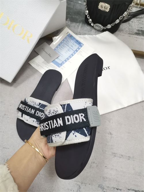 Dio Slipper detail 2