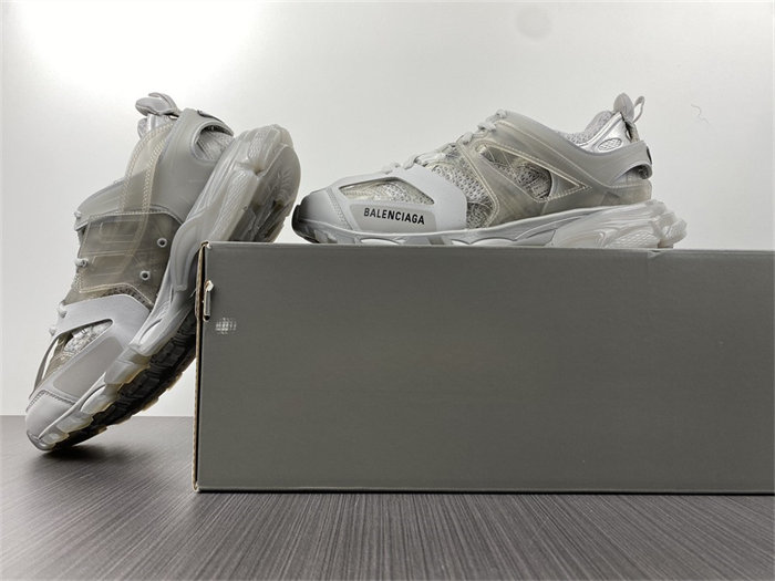 BLCG Track Clear Sole Gray 647742 W3BM4 1200 detail 2