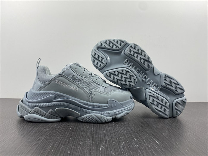 BLCG Triple S Pale Blue 524039 W2FW1 4700 detail 3