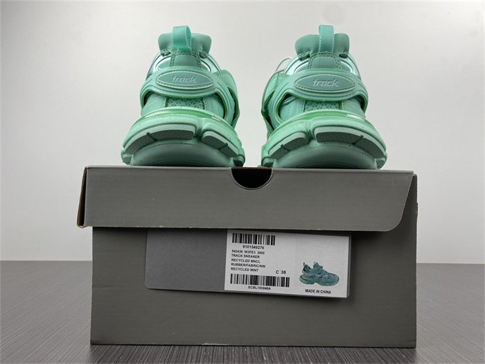 BLCG Track Recycled Green 542436 W3FE3 3000 detail 5
