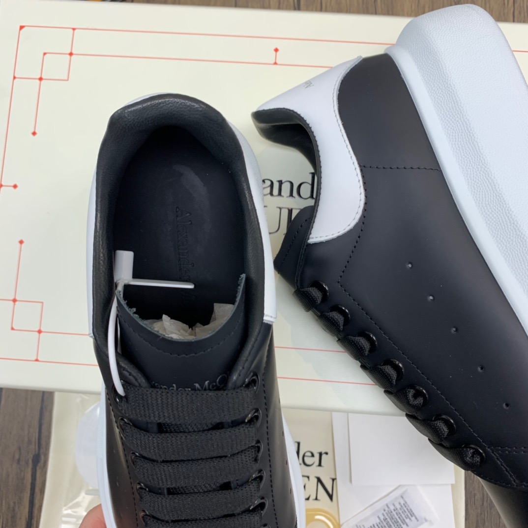 McQuen Black White 553680WHGP51070 detail 7