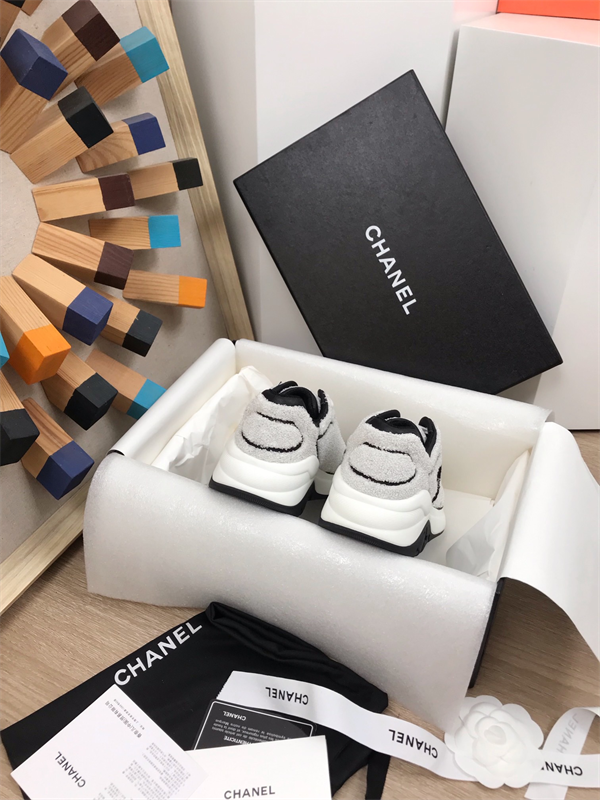 Chanel Sneakers detail 5