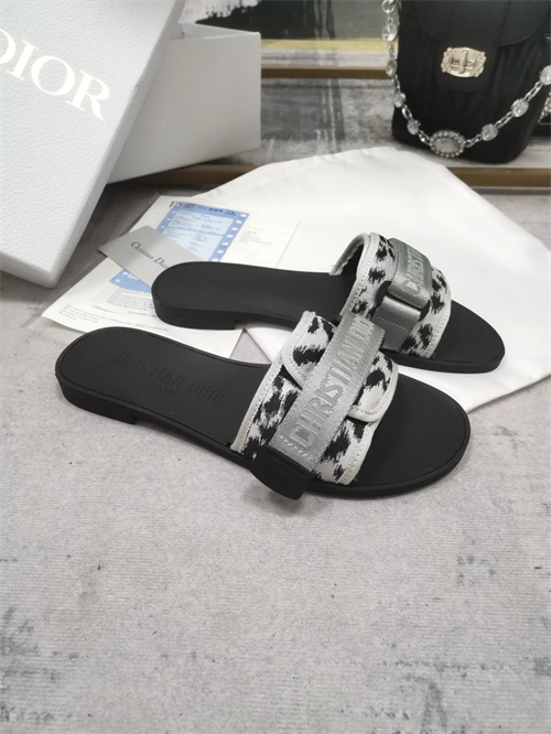 Dio Slipper detail 5