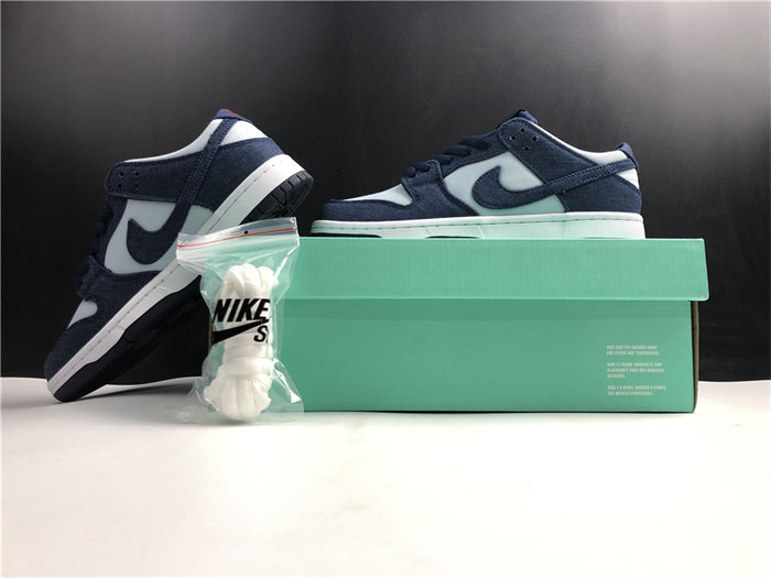 NK SB Dunk Low Binary Blue 854866-444 detail 2
