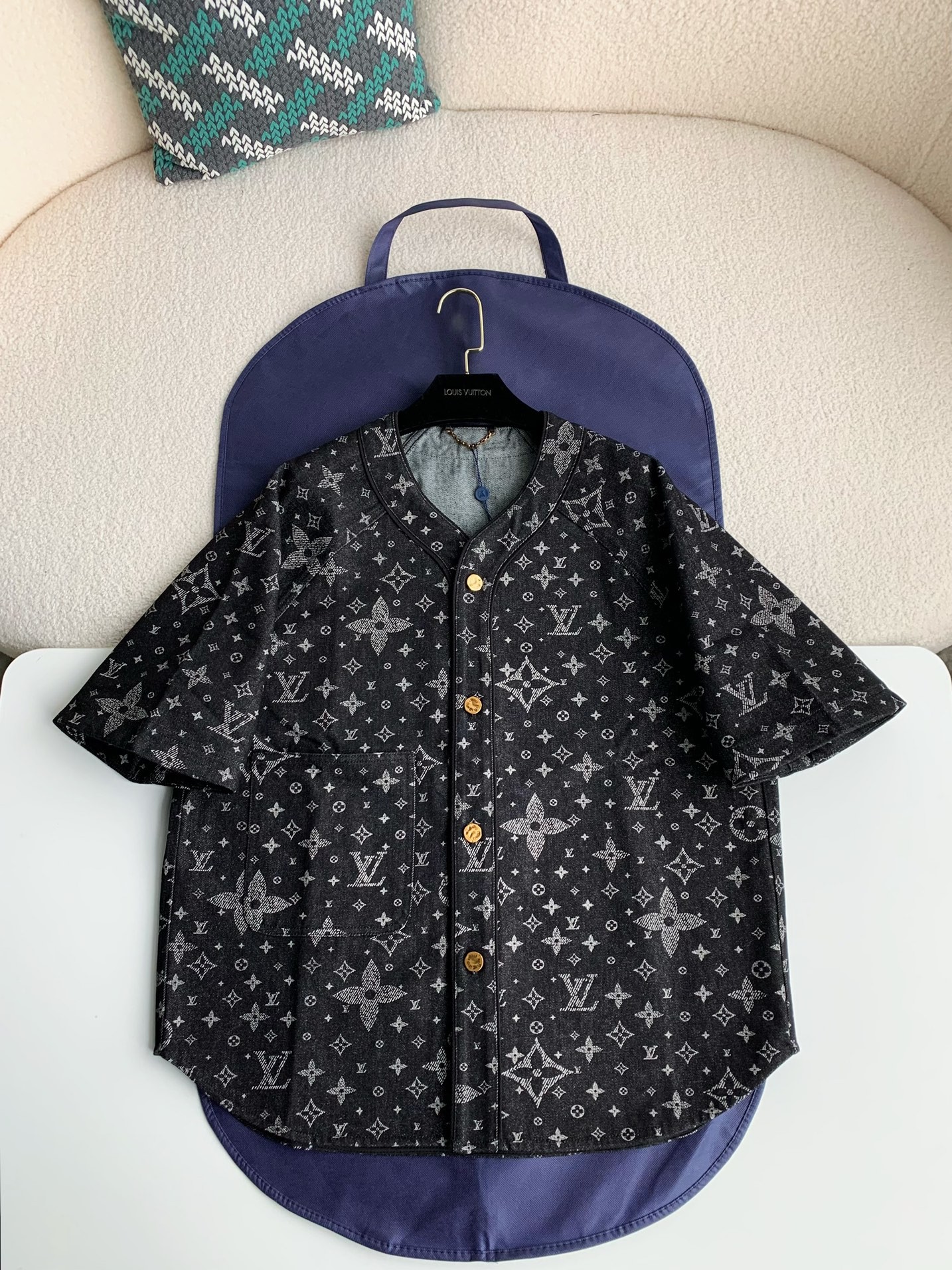 L X V Shirts