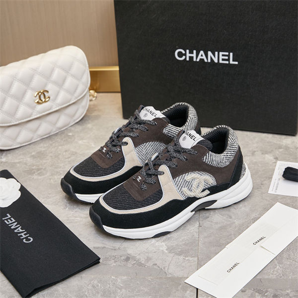 Chanel Sneakers detail 2