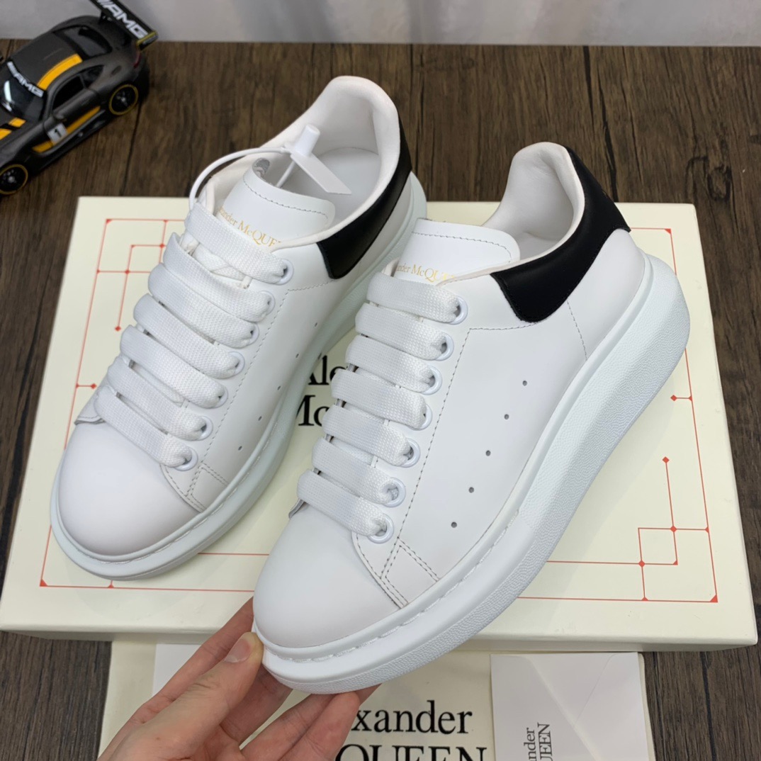McQuen Ivory Black 553680WHGP59061 detail 5