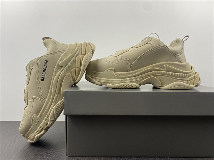 BLCG Triple S Beige 524039 W2FW1 9700 detail 2