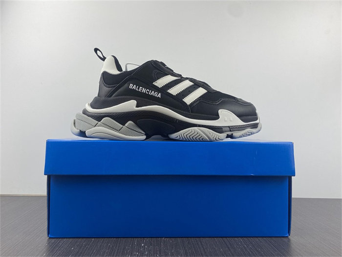 BLCG TRIPLE S SNEAKER 710021 W3RN3 1001 detail 7