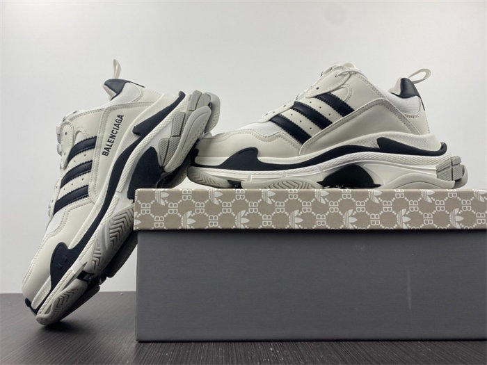 BLCG x ADS Triple S White Black 710021 W2ZB1 9112 detail 2