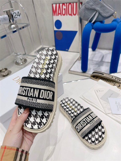 Dio Slipper detail 5