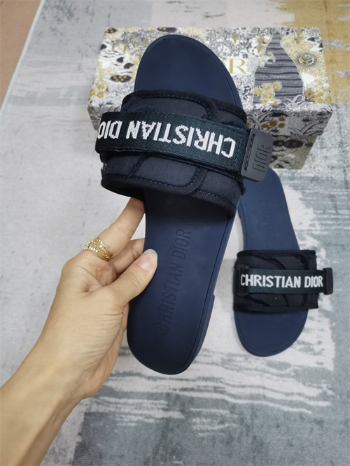Dio Slipper detail 3