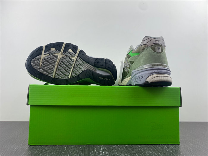 NB 990v3 Patta Keep Your Family Close M990PP3 detail 3