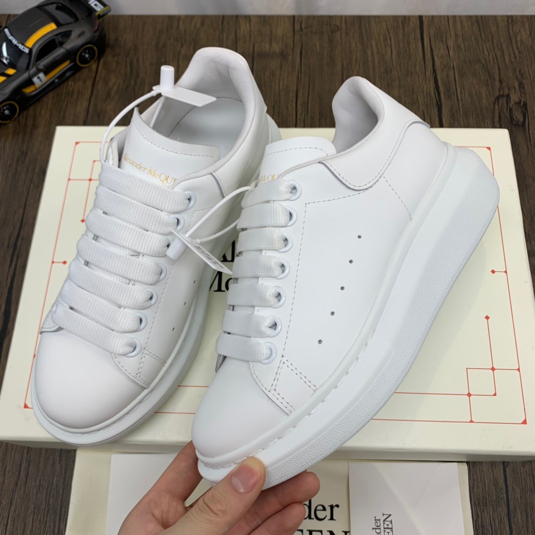 McQuen White 553680WHGP59000 detail 5