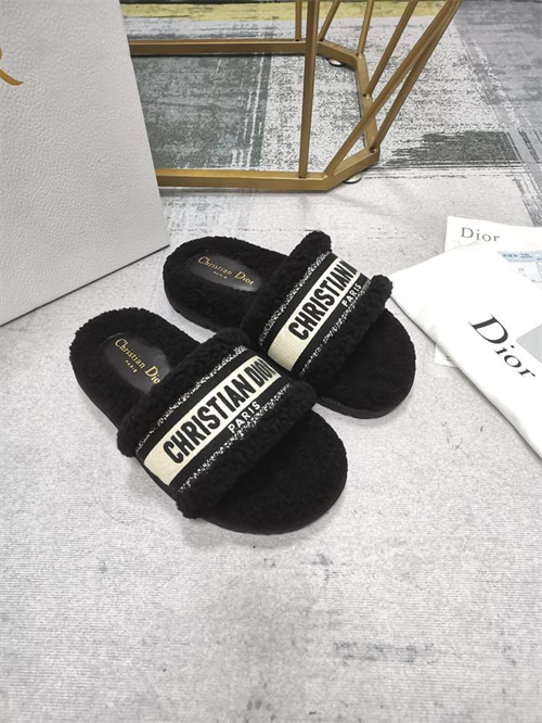Dio Slipper detail 4