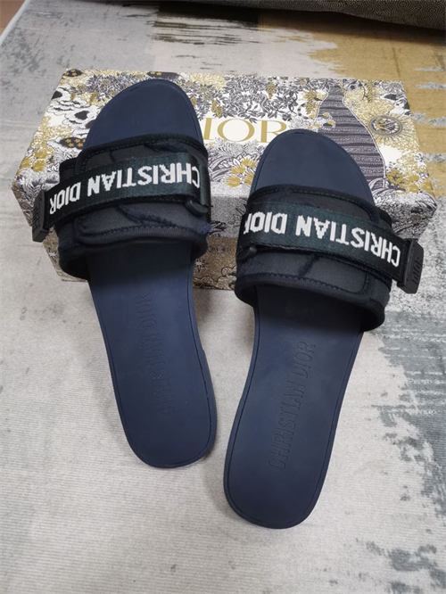 Dio Slipper detail 2