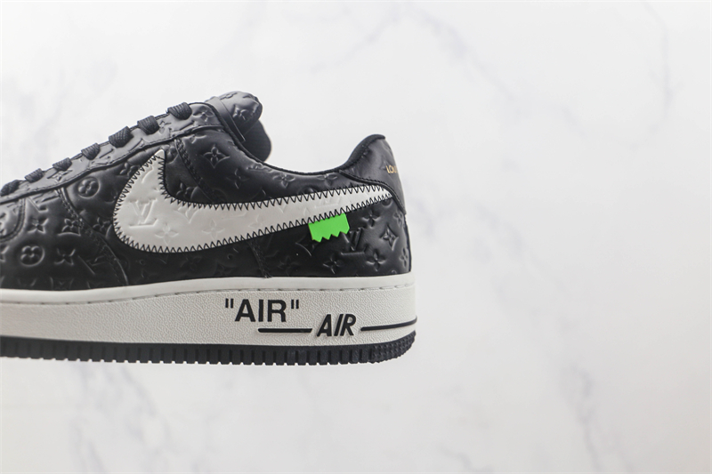 L X V x NK Air Force 1'07 Low Black/white/Monogram detail 5