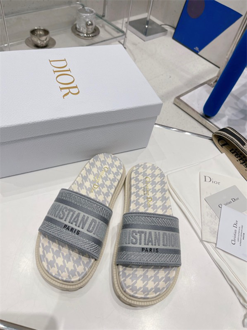 Dio Slipper detail 3