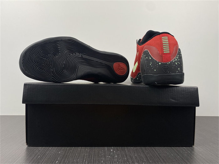 NK Kobe 653456-601 detail 6