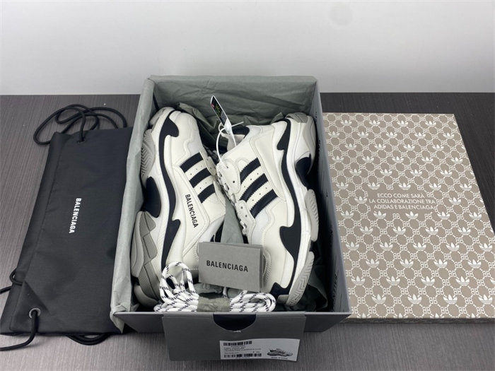 BLCG x ADS Triple S White Black 710021 W2ZB1 9112 detail 7
