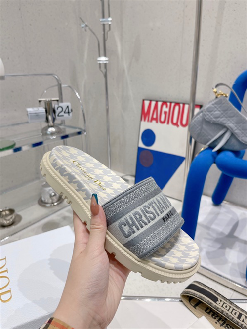 Dio Slipper detail 4