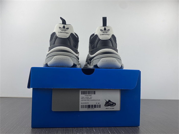 BLCG TRIPLE S SNEAKER 710021 W3RN3 1001 detail 5