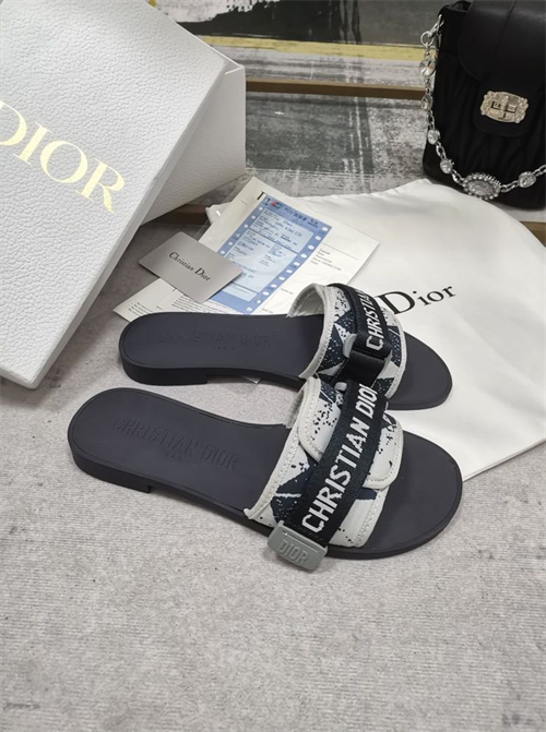 Dio Slipper detail 3