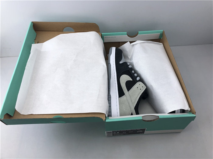 NK SB Zoom Dunk Low Pro Black Wolf Grey White 854866-001 detail 7