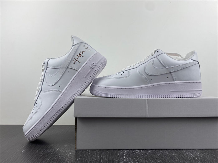 NK Air Force 1 Low '07 White CW2288-111 detail 2