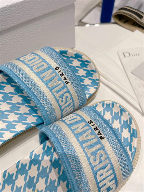 Dio Slipper detail 2