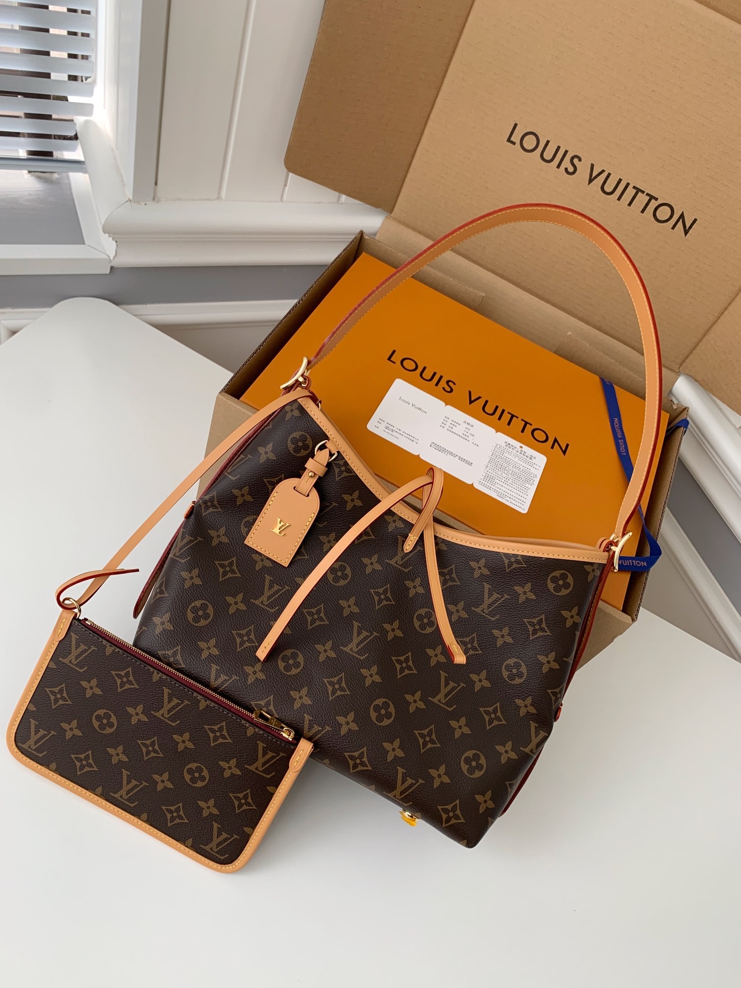 L X V  CARRYALL M46203 size:29*24*12cm
