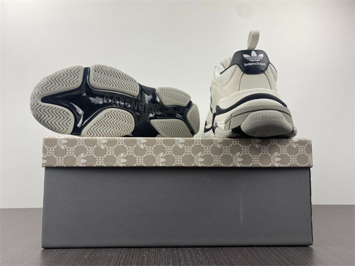 BLCG x ADS Triple S White Black 710021 W2ZB1 9112 detail 6