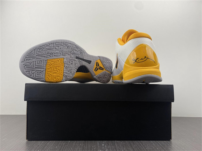NK Kobe 386430-104 detail 6